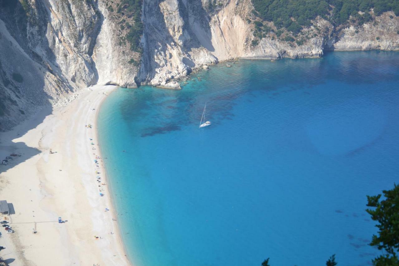 Spacious 1 Bedroom Apartment 2 Km To Pessada Beach Dhorizata Екстер'єр фото