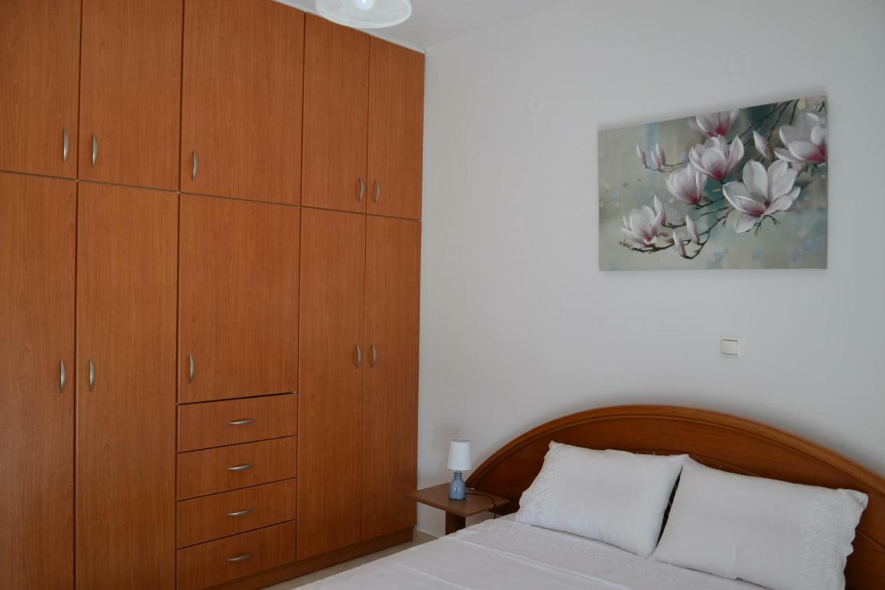 Spacious 1 Bedroom Apartment 2 Km To Pessada Beach Dhorizata Екстер'єр фото