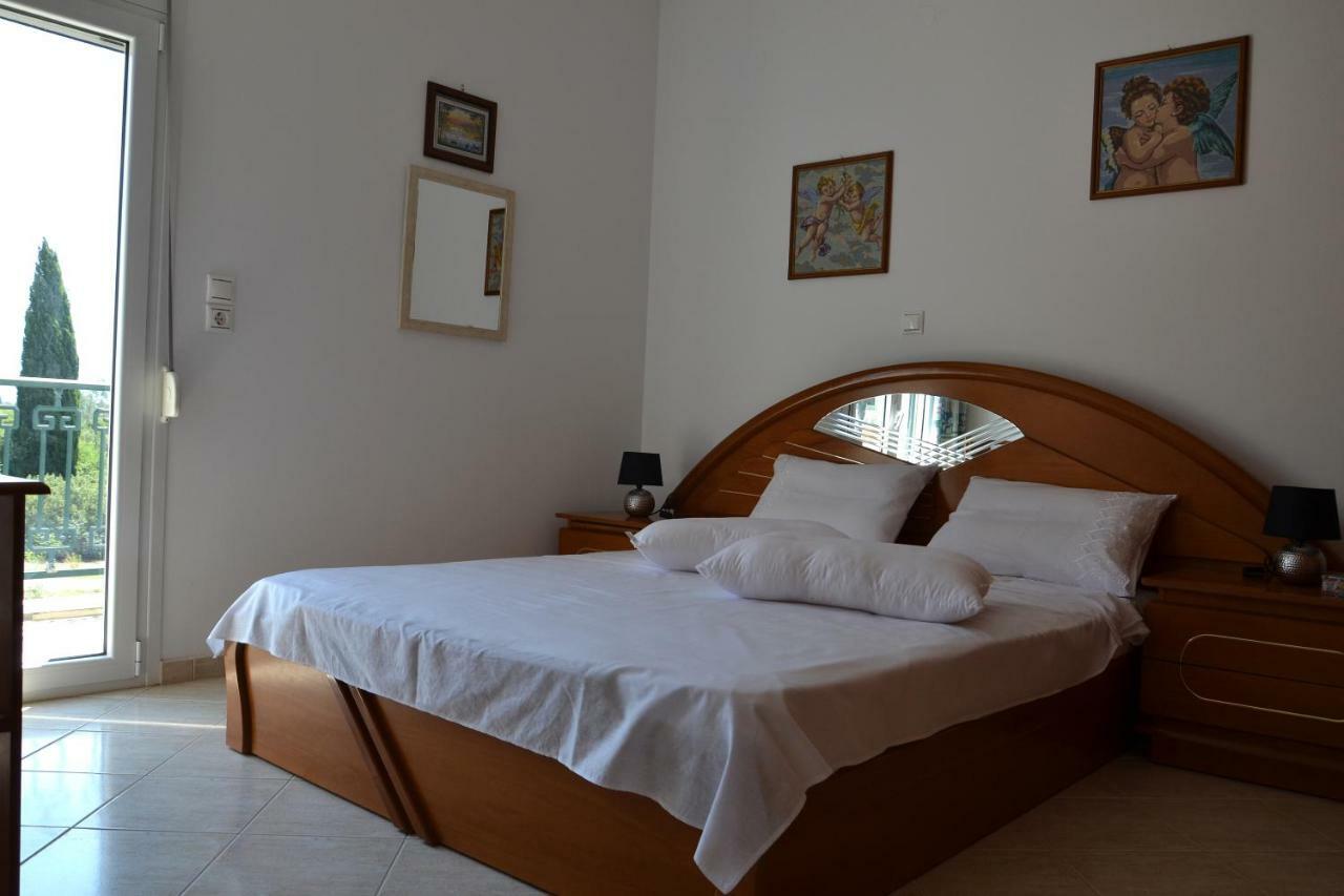 Spacious 1 Bedroom Apartment 2 Km To Pessada Beach Dhorizata Екстер'єр фото
